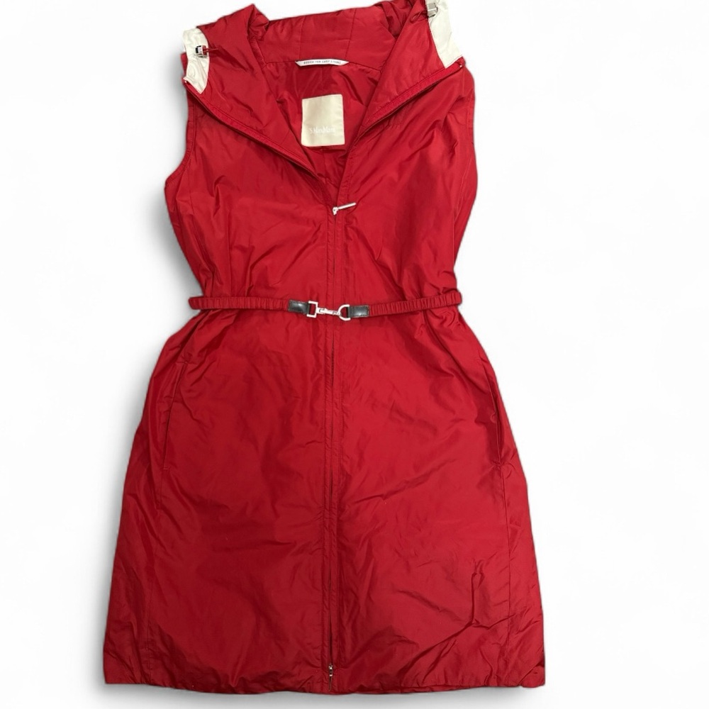 MaxMara Red Hooded Vest with Belt. Size S